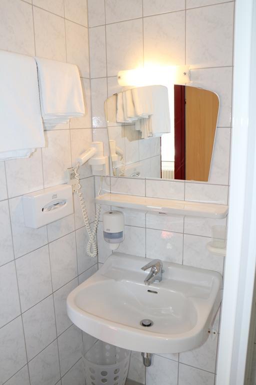Hotel Gasthof Kasino Villach Habitación foto