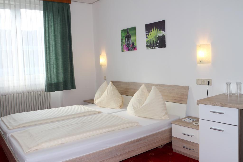 Hotel Gasthof Kasino Villach Habitación foto
