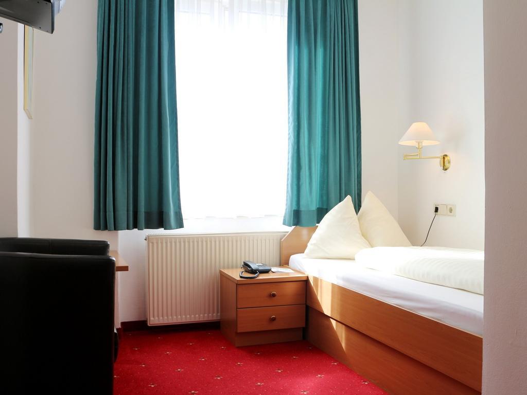 Hotel Gasthof Kasino Villach Habitación foto