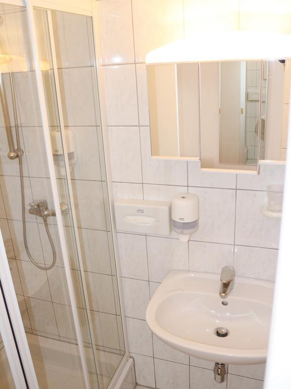 Hotel Gasthof Kasino Villach Habitación foto