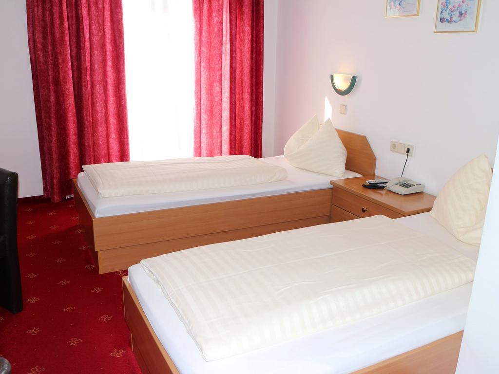 Hotel Gasthof Kasino Villach Habitación foto